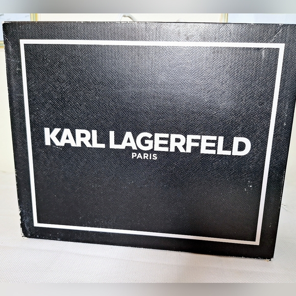 NWB Karl Lagerfeld "The Frieda" leather & suede, midnight blue, shoe booties. - Picture 8 of 9